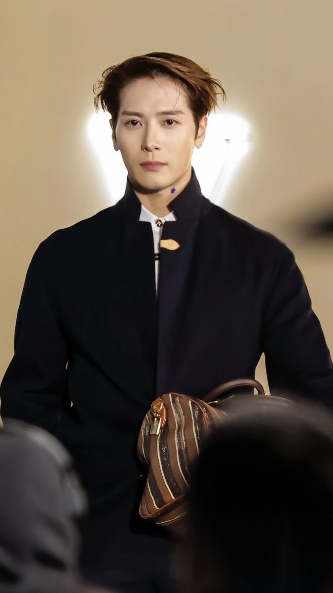 QwShadows's tweet image. นาทีนี้ยกให้ HA คนนี้เลย เปล่งประกายสุดๆ

 #JacksonWangxLouisVuitton
#JacksonWang