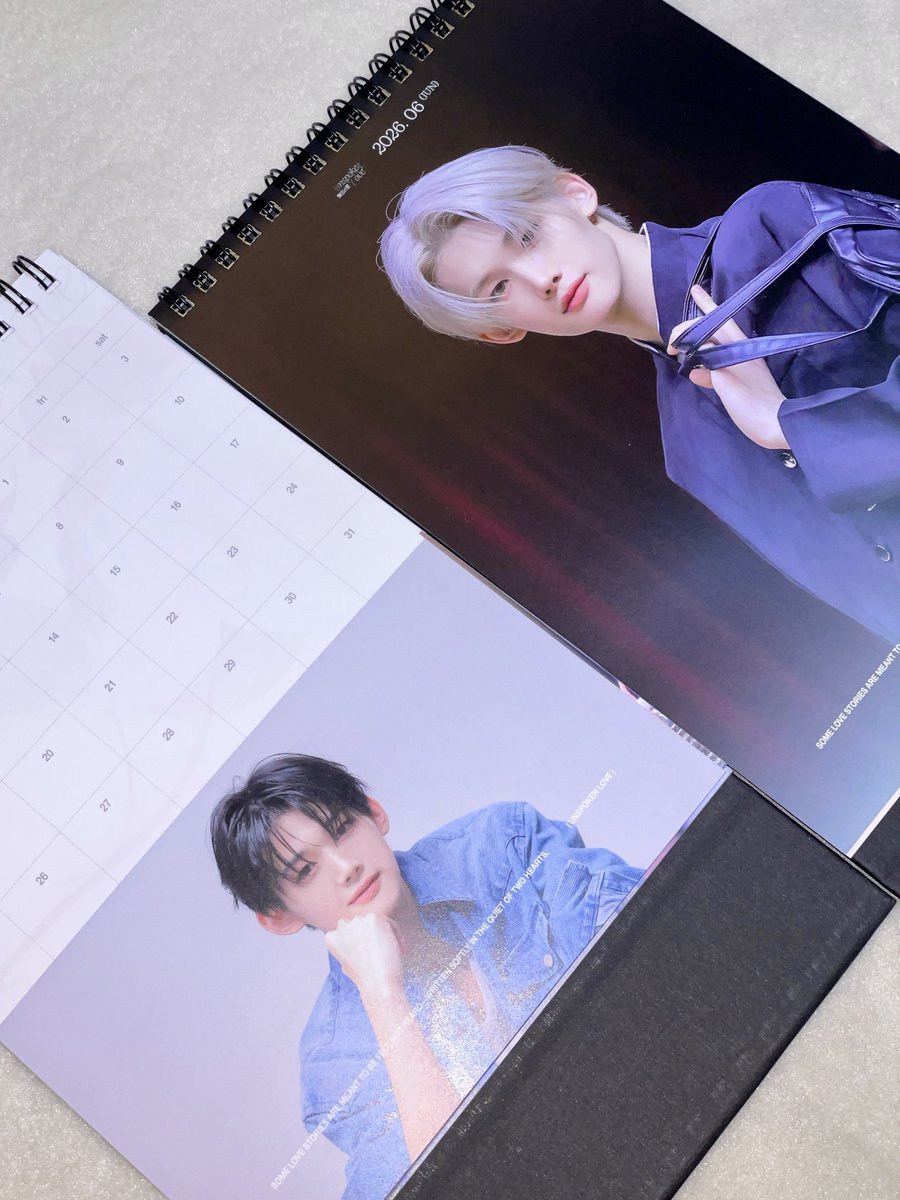 sirobboy's tweet image. [無言の愛]
: UNSPOKEN LOVE

✲ 시그 배송 진행중
┕ 담요는 현재 제작중이며, 그 외의 건은 모두 출고 되었습니다! 

일부건에 쿠션키링이 누락되어 준등기로 추가 발송드릴예정입니다 ! 
재고 판매 문의는 DM으로 부탁드립니다🫡