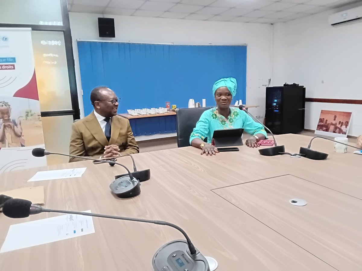 UNBenin's tweet photo. L’Équipe Pays @UNBenin a échangé ce jour avec la Mission d’observation électorale de l’Union africaine, conduite par l’Ambassadeur Calixte Aristide MBARI, dans le cadre des élections du 11 janvier 2026 au 🇧🇯. Un échange sur le processus électoral en cours au Bénin. https://t.co/xs2wTRRm4O