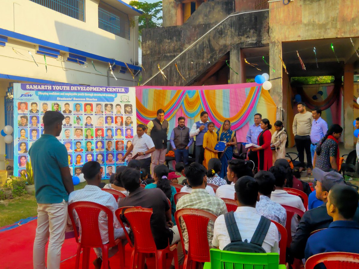 smt_im's tweet photo. Celebreted #NationalYouthDay, at "Samarth Youth development centre", @JSWUtkal( Sponsored by @JSWFoundation ) and kept my views on Swami Vivekanand Ji's ideology and youth's participations in making modern India. Thank you CSR team. @sajjanjindal @SangitaSJindal https://t.co/3pZPM2Rp1z