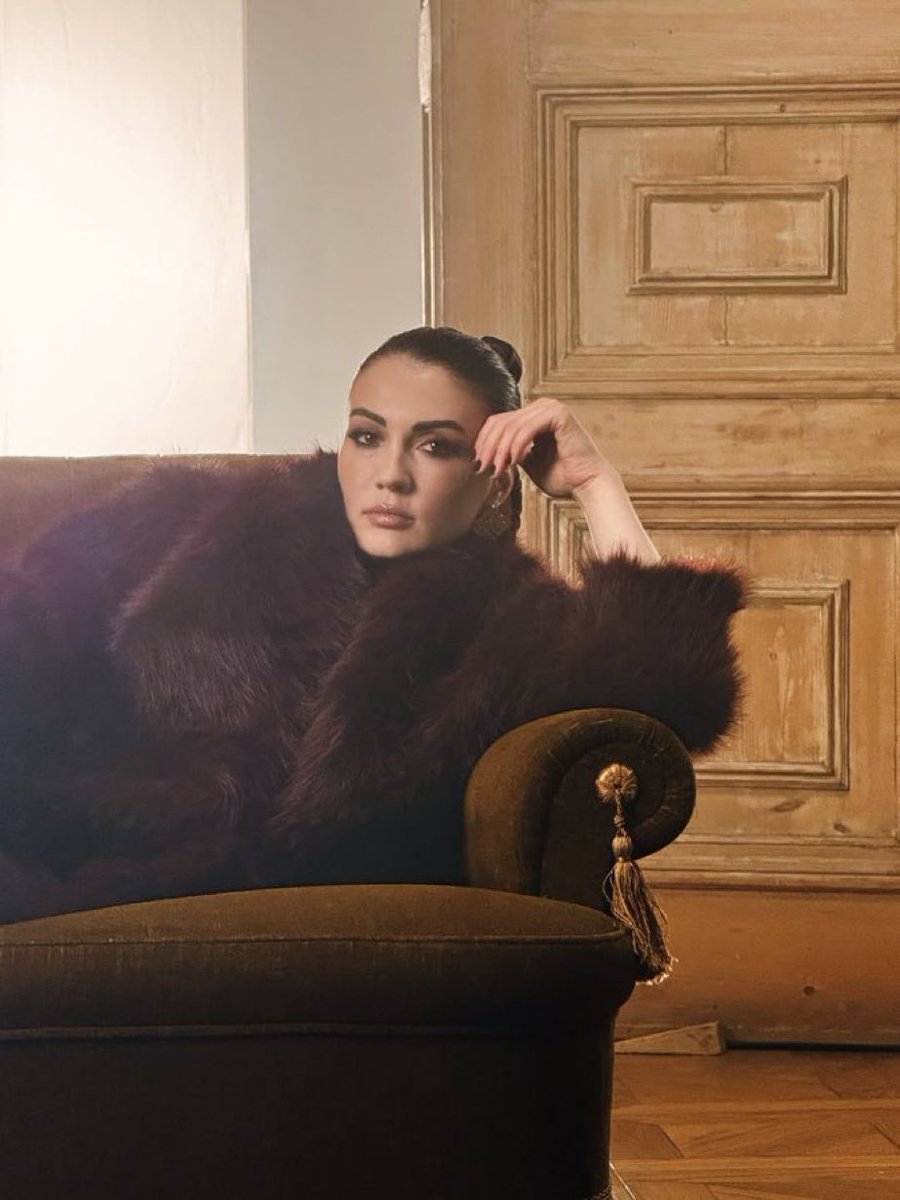 CaterinaMonteb4's tweet image. wonderful woman💥✨♥️

#burcuözberk