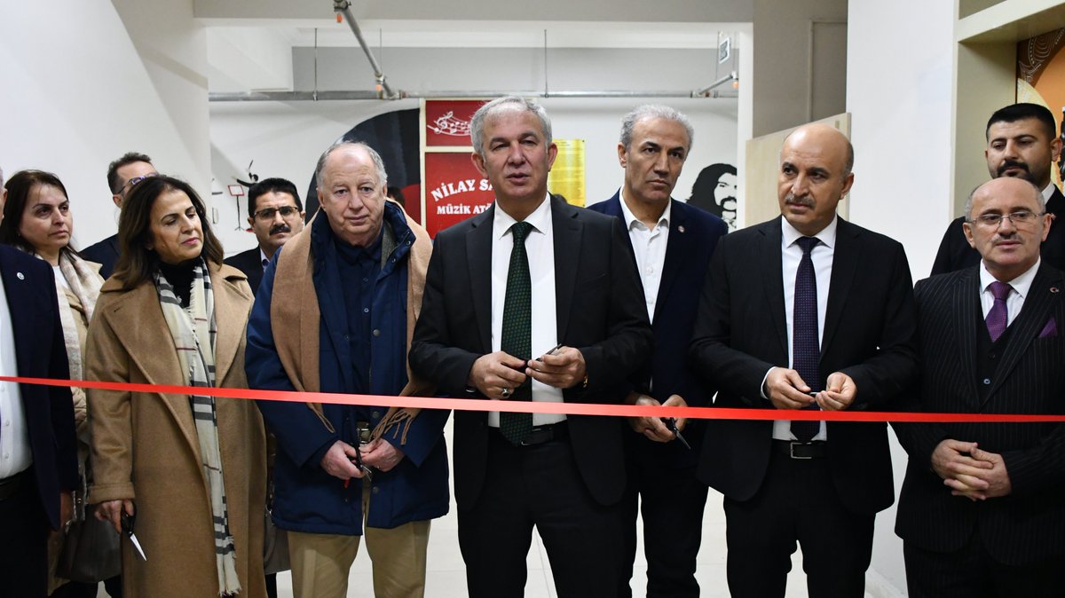Aksaray_MEM's tweet photo. 📍Ahmet Cevdet Paşa Sosyal Bilimler Lisesi 

Nilay Saral Müzik ve Görsel Sanatlar Atölyesinin açılışı, İl Millî Eğitim Müdürümüz Sayın Metin Alpaslan’ın katılımıyla gerçekleştirildi. Eğitime ve sanata verilen desteklerden dolayı emeği geçen tüm paydaşlara teşekkür ederiz. https://t.co/P2lJIiheUv