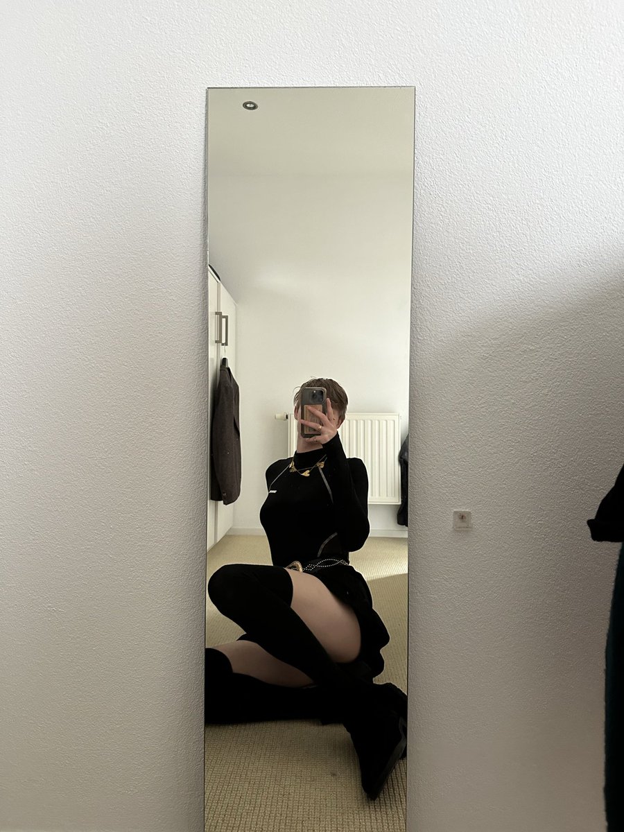 Pepperminty____'s tweet photo. My eyes are up here 👀 

#femboy https://t.co/5qnmVN2dRL