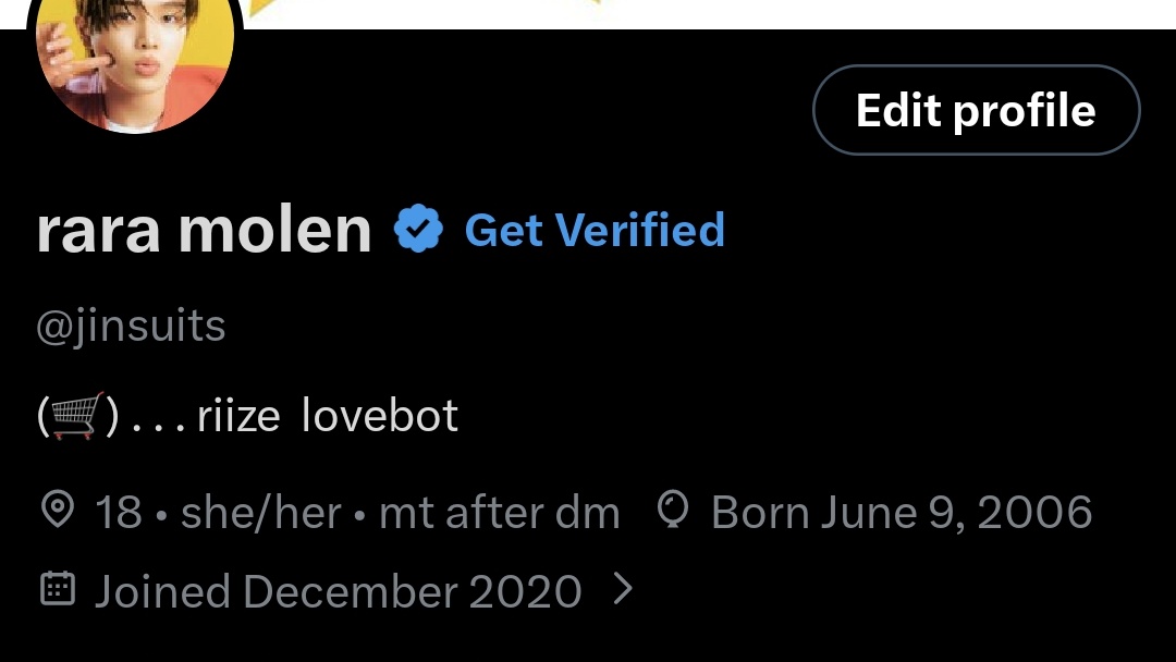 udah berapa lama ga login, di bio masih 18 wkwkwk tahun ini udh mau 20