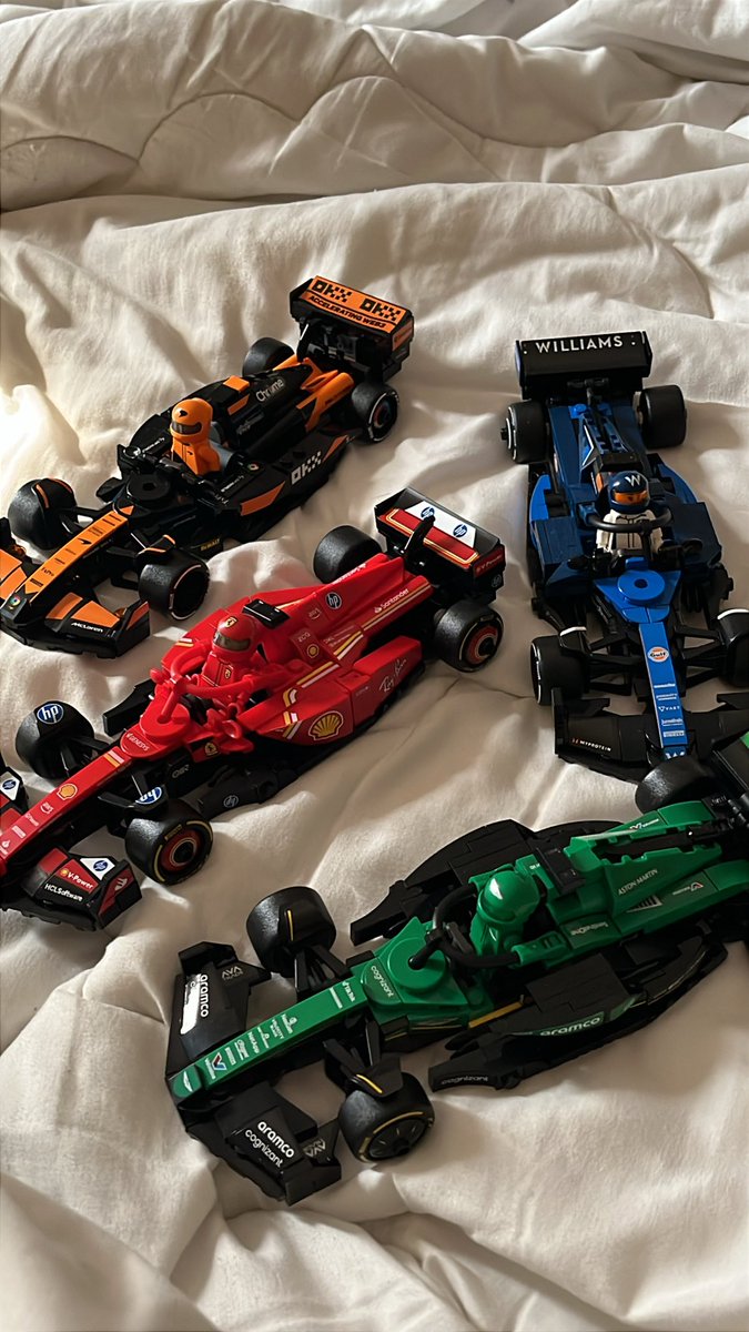 mahrrrrr110's tweet image. The reason behind my happiest smiles