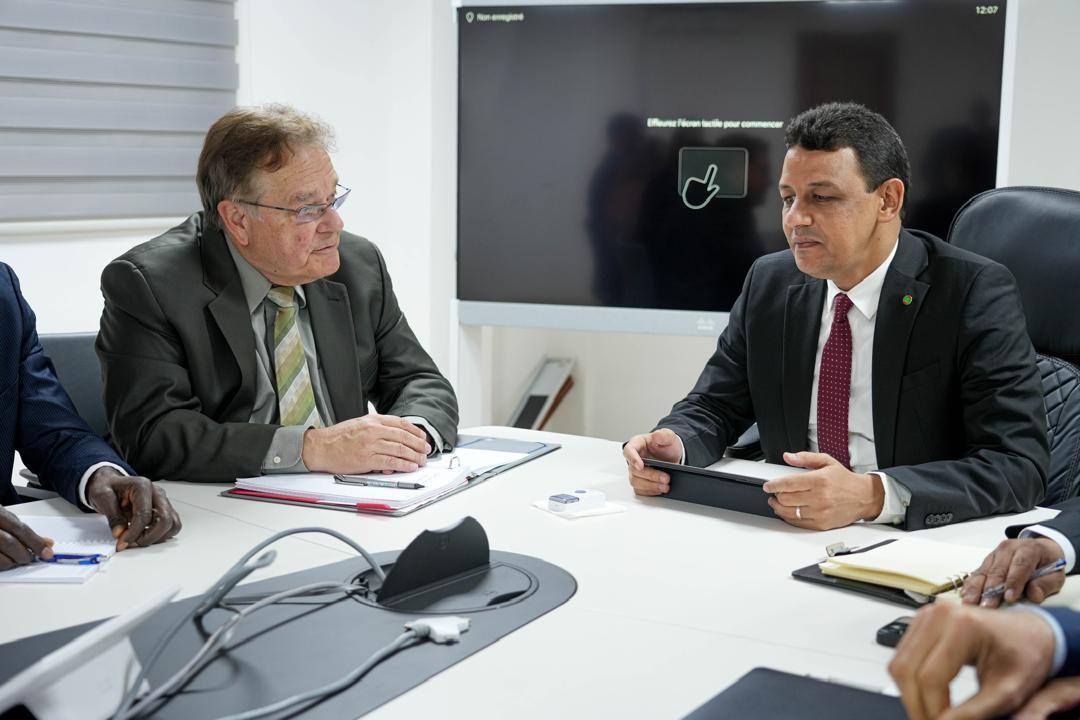 #Mauritania has made significant strides in its digital transformation. 

SVP Govt Affairs Scott Blacklin led a Cybastion delegation to meet w/ H.E. Ahmed Salem Badh, Mauritania’s Min. for Digital Transformation to explore strengthening the country's #cybersecurity capabilities.