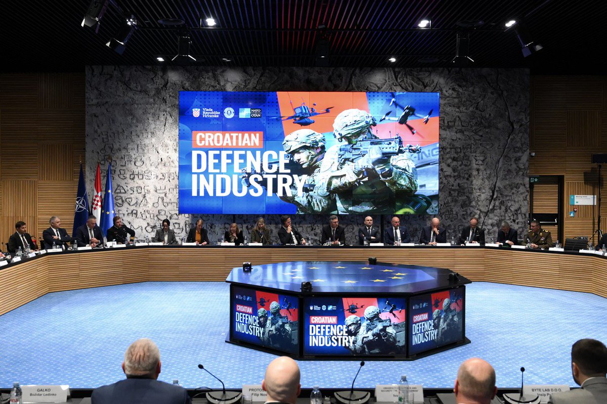 The Dr. Franjo Tuđman Defense and Security University was represented at a meeting between PM <a href="/AndrejPlenkovic/">Andrej Plenković</a> and <a href="/SecGenNATO/">Mark Rutte</a> along with representatives of the Croatian defence industry, bringing together stakeholders from the defence, economic and academic sectors. 🇭🇷
#NATO