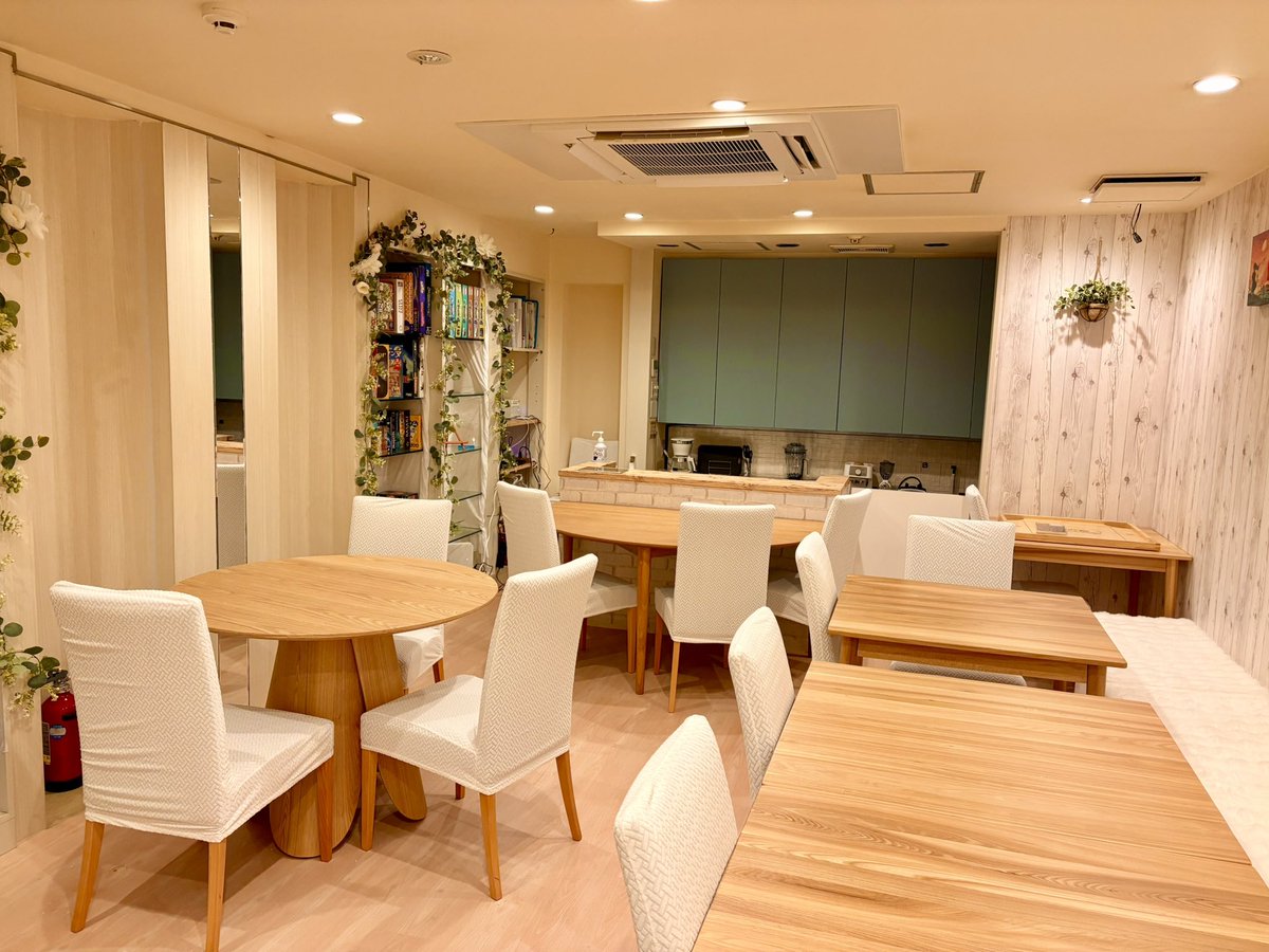 nana_BRESPI's tweet image. うわあああやっと内装見せられるくらいにはなった....😭✨

オープン4日前にしてようやく😇😇😇

ほとんど1人でやるのは流石にしんどかった😂

お店今週土曜からです！！☕️
来てくださると嬉しいです...🥺✨

#ダイシア
#ボードゲームカフェ
#新店舗