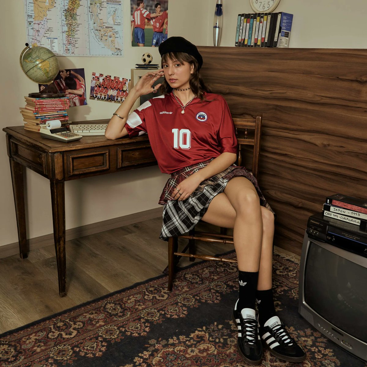 EleteTSC's tweet image. 🇨🇱 Chile recibe el relanzamiento del modelo de 1993, recordando al equipo que logró el tercer puesto en el Mundial Sub-17 en Japón.