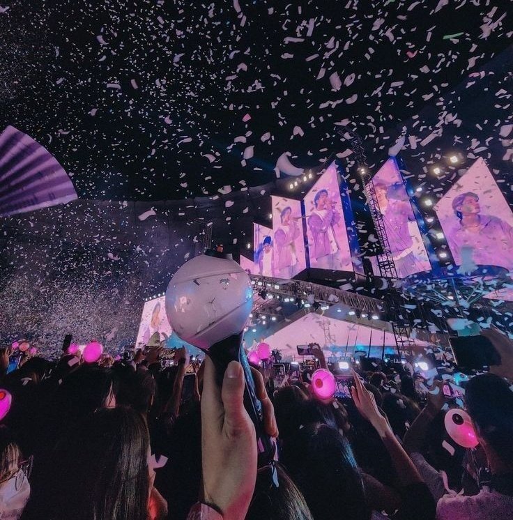 connie⭑verá a bts! tweet media