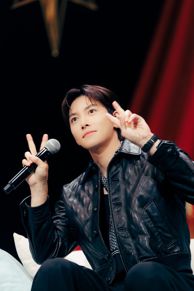 encore_inf's tweet image. #チ・チャンウク『Assemble』インタビュー
e.usen.com/interview/inte…

グローバルスター俳優、チ・チャンウク
日本デビューをして以来、大切なファンのことを想い、歌う。その理由は？
昨年の聖夜に東京で開催されたファンミーティングのPhoto Galleryも👀

#チチャンウク #지창욱 #JiChangWook…