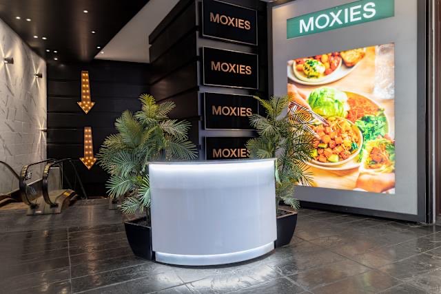RTNToronto's tweet image. 🚨 Moxies is closing it’s Yorkdale location in Toronto after 18 years