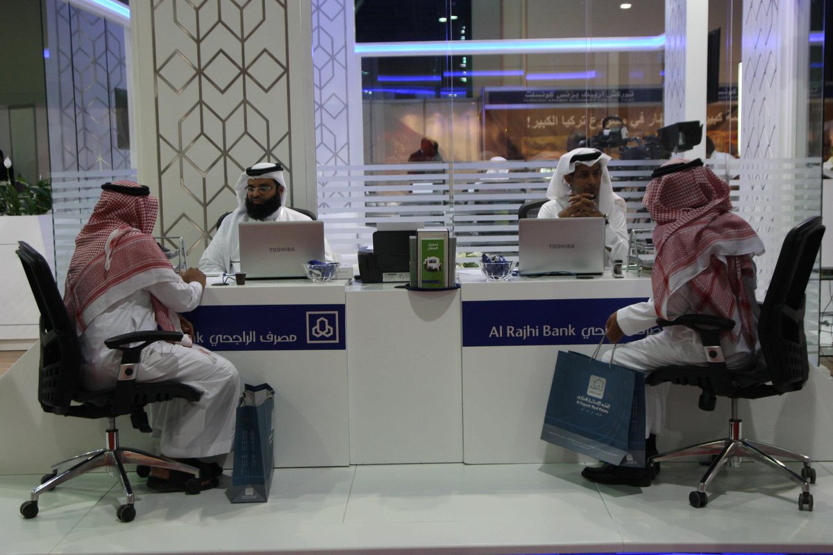 البنك المركزي السعودي:
لا يجوز لشركات التمويل المطالبة بتحمل كلفة الأجل عن المدد المتبقية عند السداد المبكر

وش يعني؟
عند قرض لمدة 3 سنوات, و قررت تسدد القرض بعد مرور عام.. تسقط عنك الفوائد للسنتين الأخيرة.

لكن, يحق لشركة التمويل أخذ تعويض في حالتين:
1- كلفة إعادة الاستثمار بما