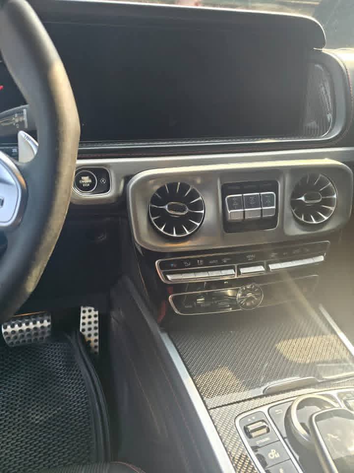 #Zangarichdeals💥
2020 Gwagon Few Months Used 
Price:200m
Location: Lagos