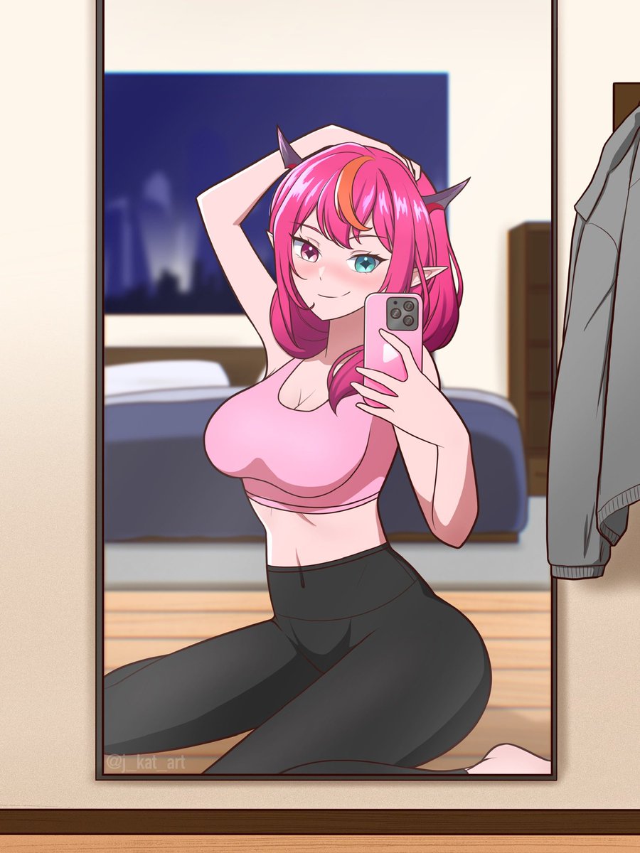 J_kat_art's tweet image. Pre-Workout Selfie #IRySart