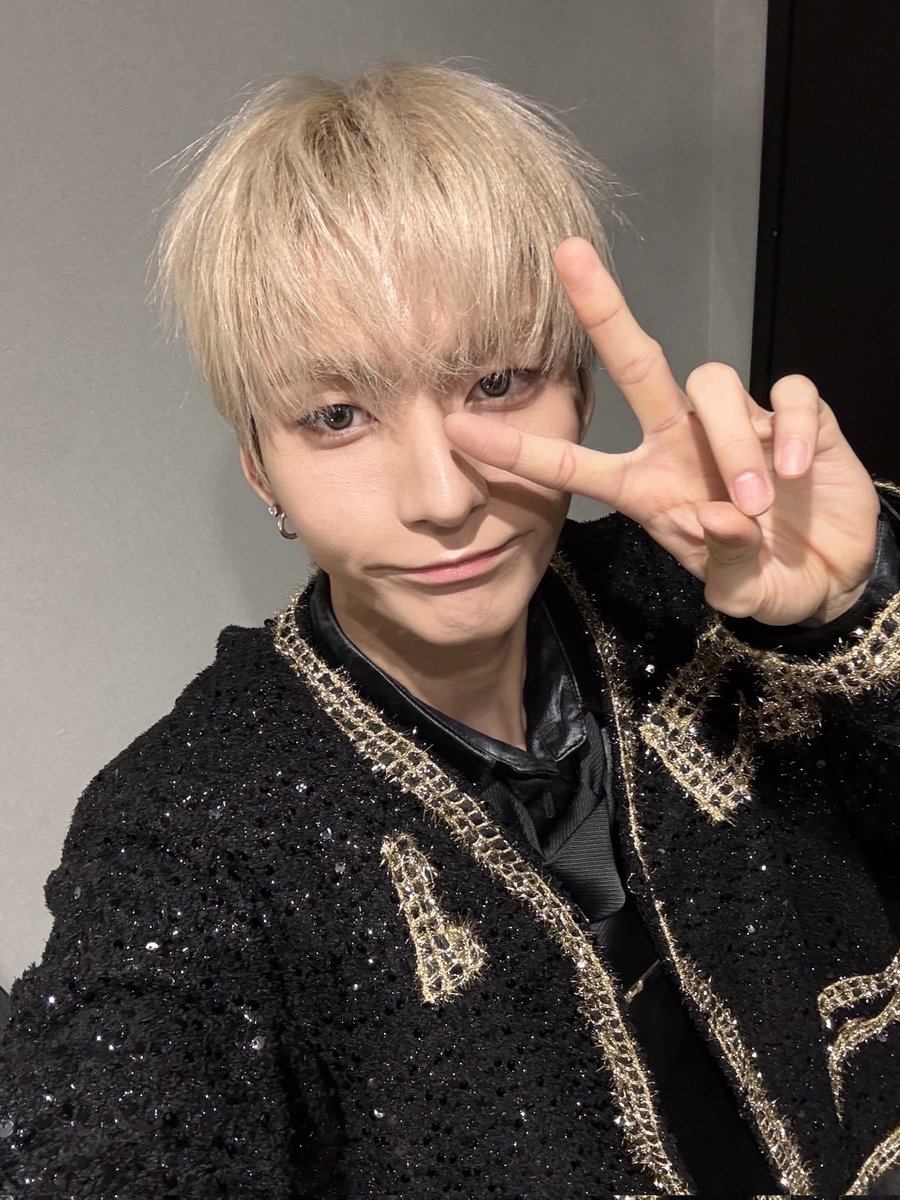 odebbl's tweet image. 💌 260113 11:15 PM

📸📸📸
🦊 just forget it 💜