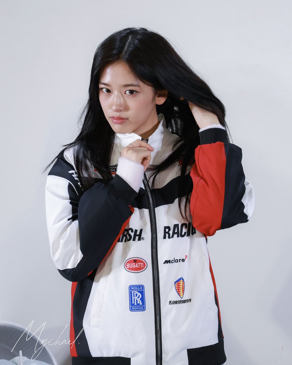 mychael7235's tweet image. 260111 IVE TPE FANSIGN

미쳤다

#IVE #아이브
#ANYUJIN #안유진