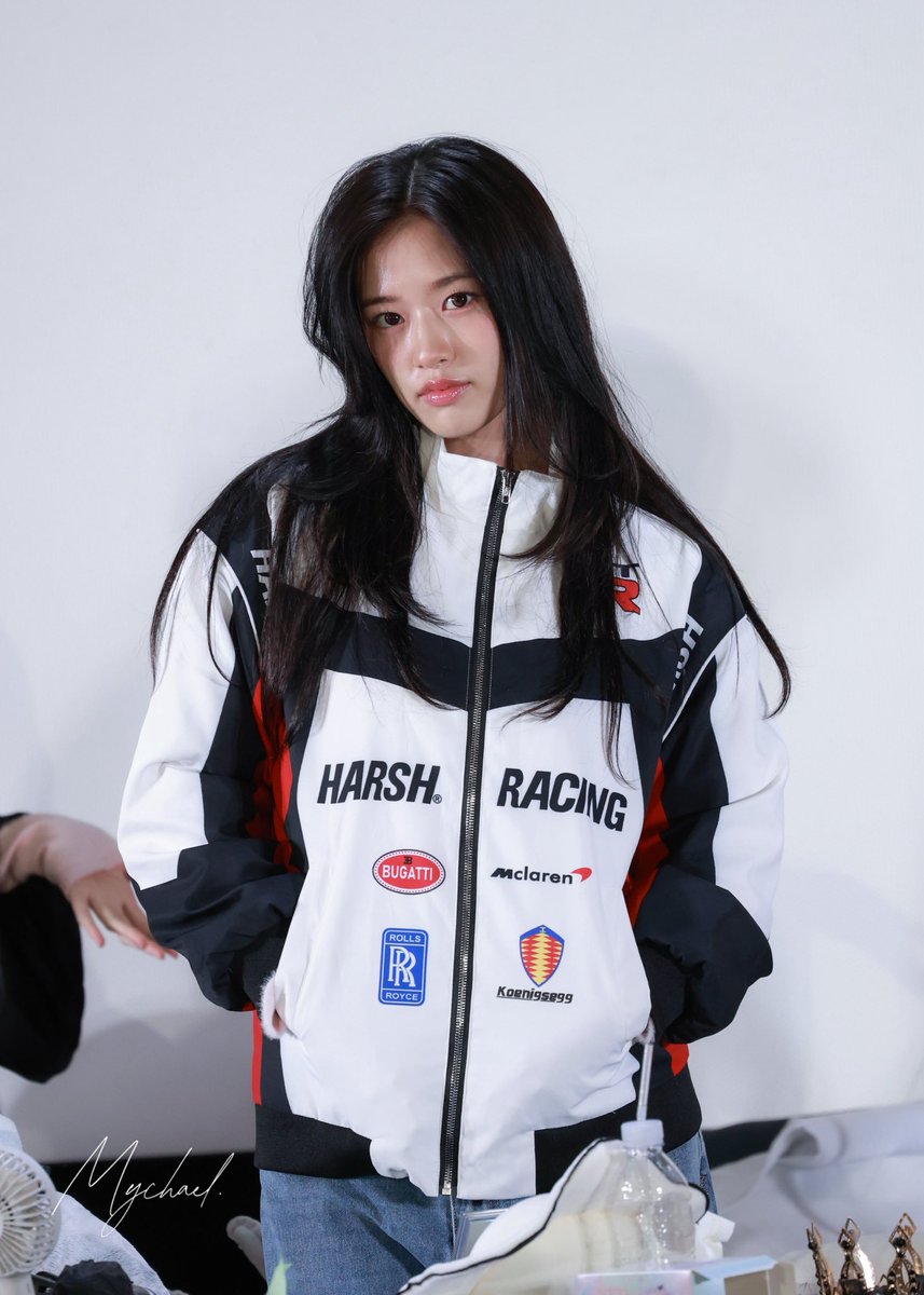 mychael7235's tweet image. 260111 IVE TPE FANSIGN

미쳤다

#IVE #아이브
#ANYUJIN #안유진