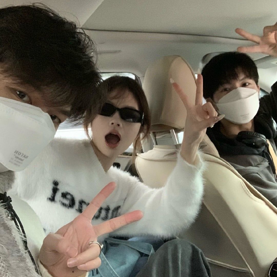 sinqcere's tweet image. ᅠ
ᅠ        
ᅠ        ⟦    #PRIITY_NATION    ⟧

𝗗𝗔𝗥𝗨ᝰ.ᐟ:
Sibling time!
Great time before dragging myself to studio soon! I'm not allowed to give you guys spoiler, but aren't we all lucky? 🍀🍀🍀🍀🍀🍀