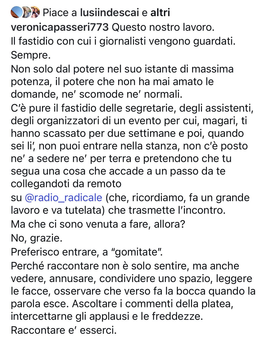 Vita da #giornalisti. Fastidio e gomiti.