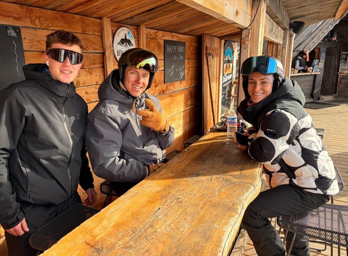 atacapogi's tweet image. Cold hands, warm hearts.