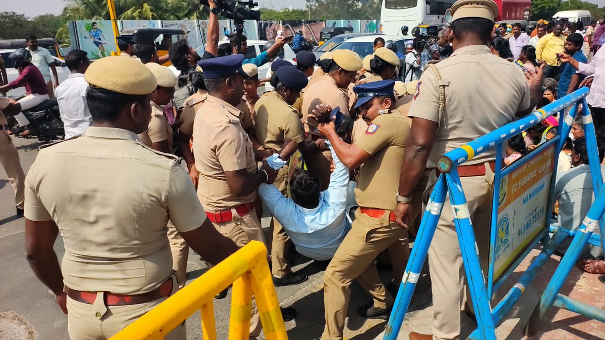 kumar313266's tweet photo. #Police
#equalpay_protest_day20
@Anbil_Mahesh 
@TThenarasu 
@CMOTamilnadu
we want social justice for SGT https://t.co/sG0NXIxxib