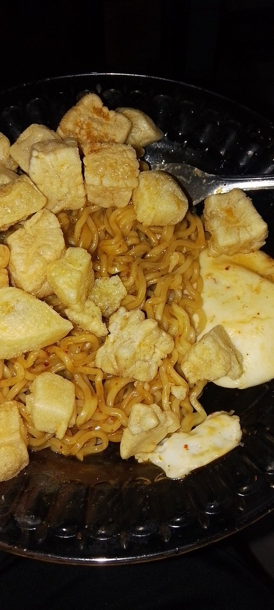 hellovit4's tweet image. kecium kaga tuh wangi indomie rendang nya