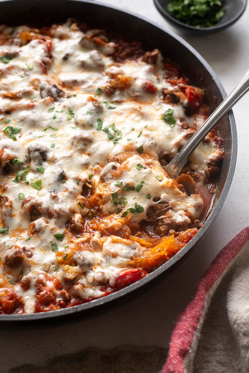 Looking for comfort food without pasta? This spaghetti squash casserole with ground beef and mushrooms is cozy, flavorful, and perfect for easy weeknight dinners. #glutenfree #dinner flavorthemoments.com/spaghetti-squa…