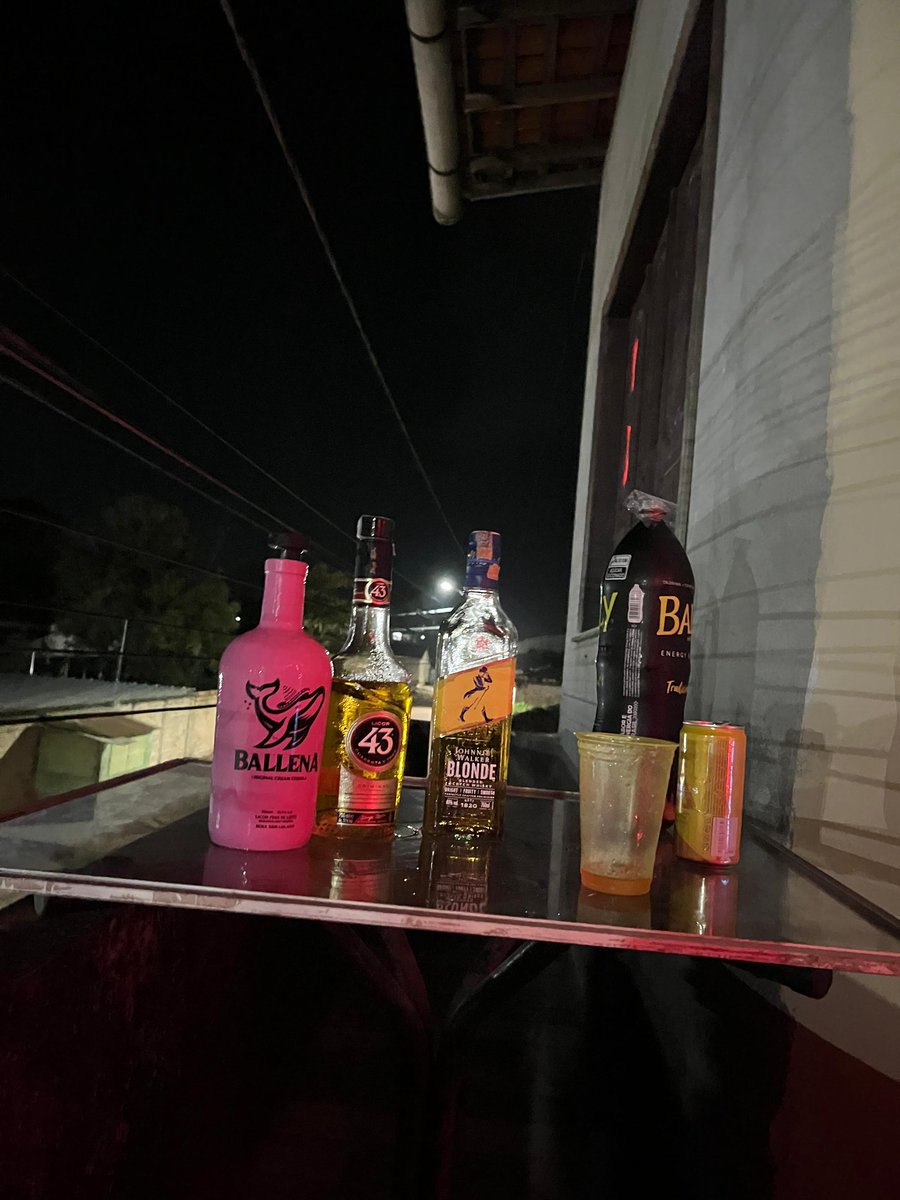ogvic28's tweet photo. saudades de tomar um licor 43 extremamente no ponto https://t.co/3g54HFkL9m