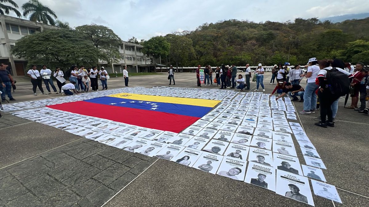 RHelicoide's tweet image. #AHORA 🚨| Desde la Universidad Central de Venezuela se exige la libertad de TODOS LOS PRESOS POLÍTICOS.

¡Libertad para todos!

#QueSeanTodos #LibertadParaTodos