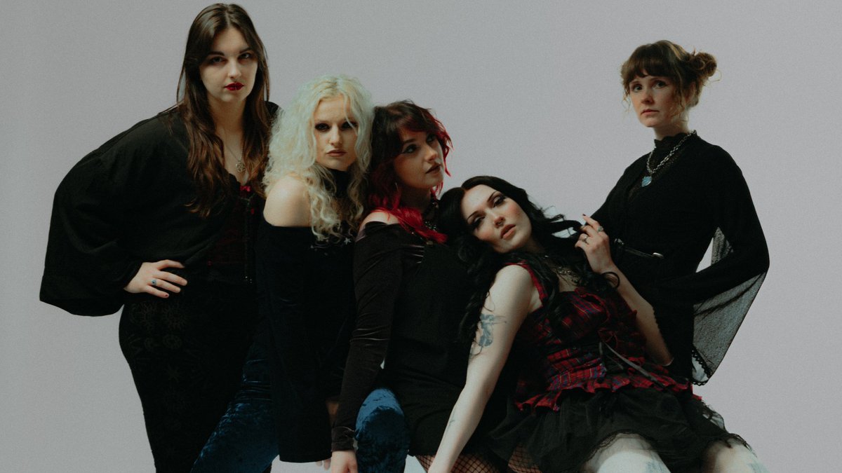 rocksound's tweet image. VENUS GRRRLS have shared an empowering new track, their first on new label Killabop rocksound.tv/news/venus-grr…