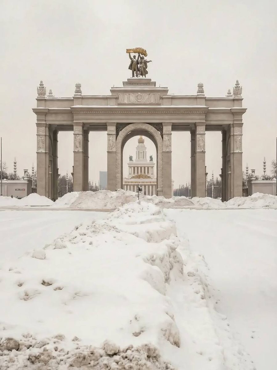 russembkenya's tweet image. Moscow has experienced its heaviest snowfall in 146 years. Still recovering...