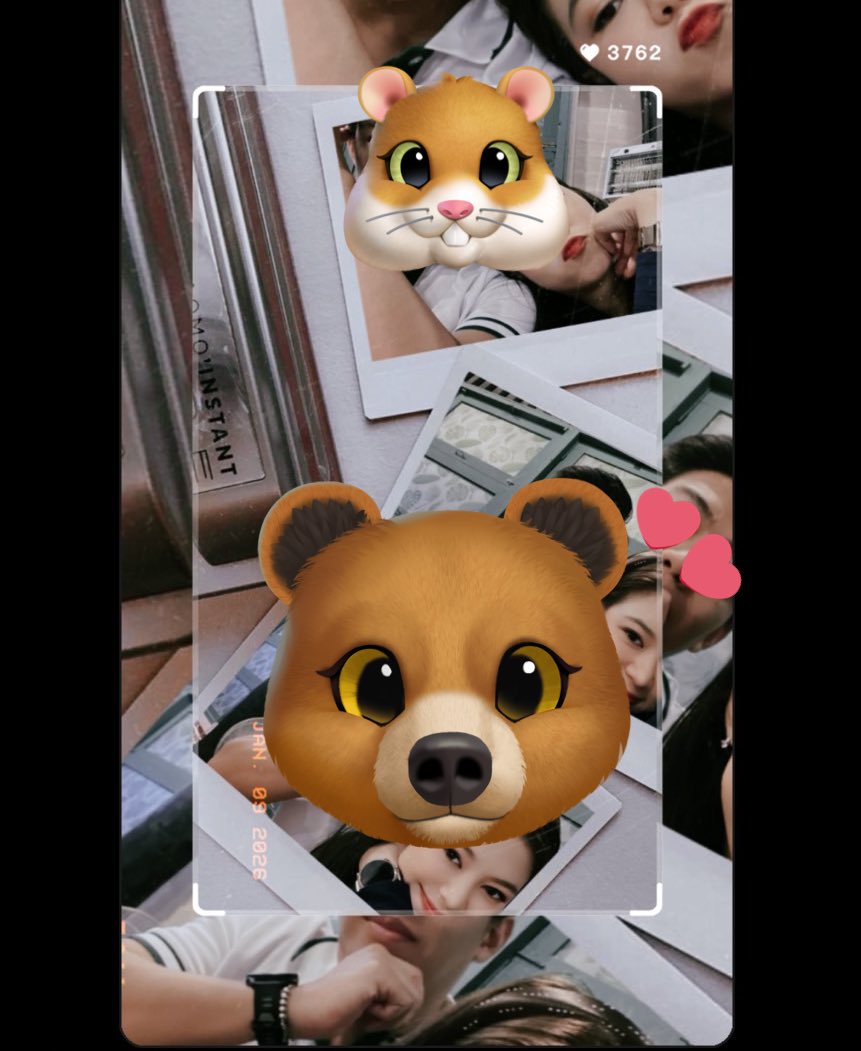 “ขอโทษนะม๊า
แต่ก่อนความรักของเราอยู่แต่ในห้องสี่เหลี่ยมแต่ตอนนี้เริ่มออกมาข้างนอกละ ละรู้สึกว่ามันดีมากกกเลยย ”