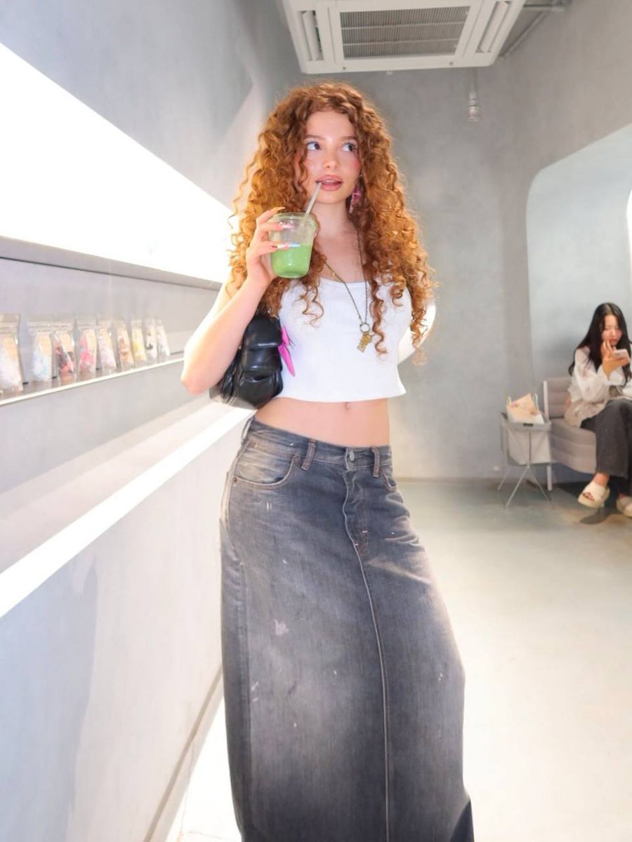 celeblo7's tweet image. Start the day off by gooning till that loser brain turns to mush, then keep going, rewire your brain for porn, never stop &amp;lt;3