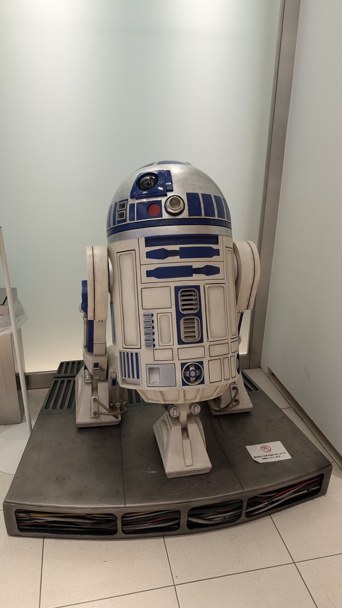 スター・ウォーズ R2-D2等身大スタチュー STARWARS POPUP STORE #R2D2