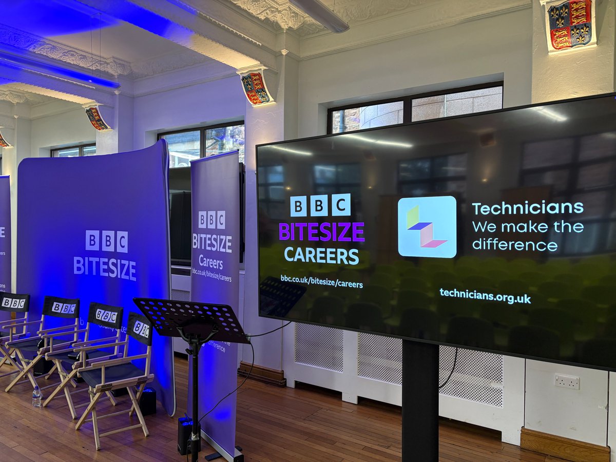 Queen Elizabeth's tweet media