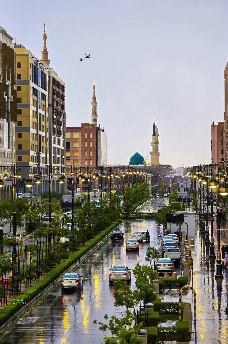 arab11__'s tweet photo. Medina during the rain https://t.co/cyCxufUH9W