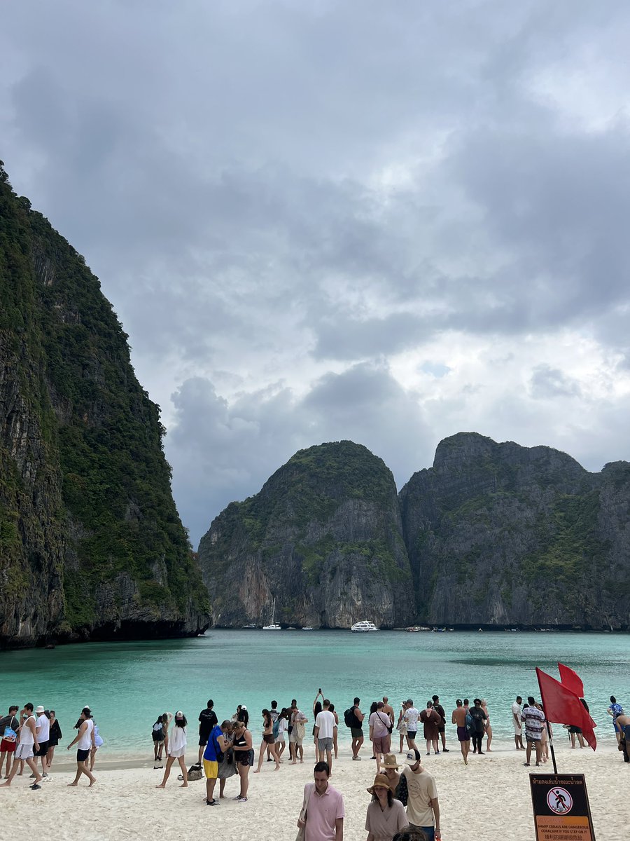 Ya sen burdan kalk 8 bin km öteye git Tayland maya bay adasında dolaşırken Sakaryalı Karasulu adama denk gel biraz daha konuşsak akraba çıkacaktık 😂