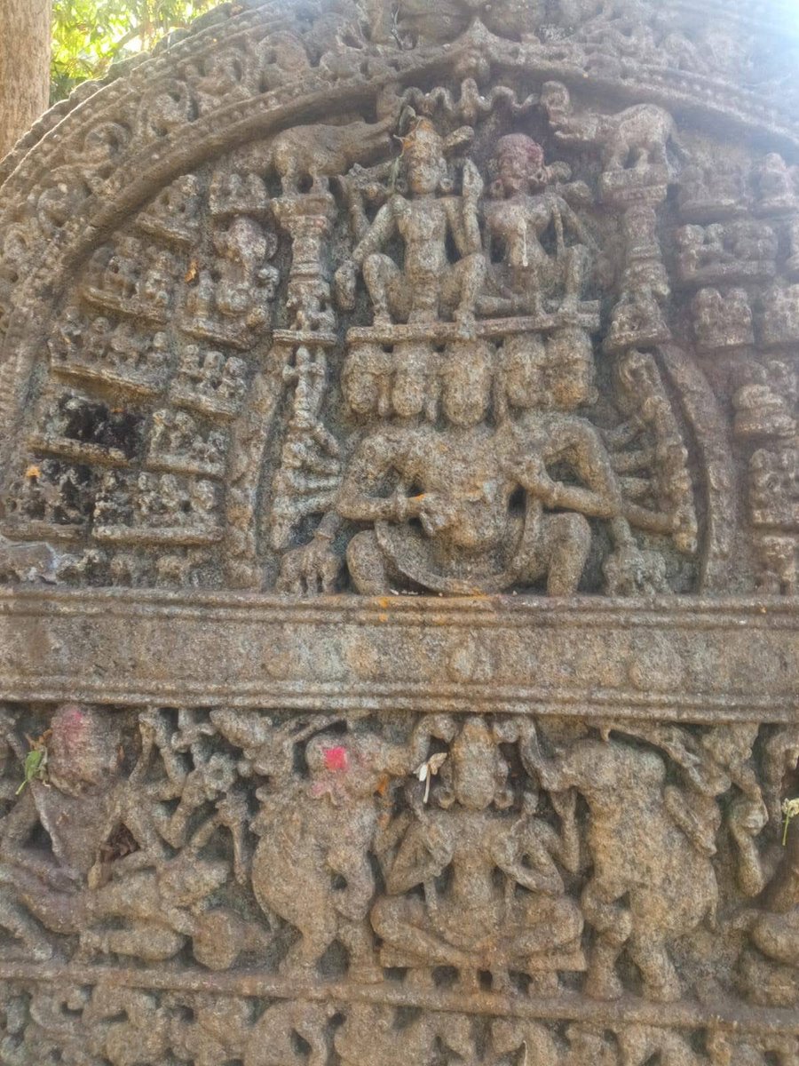 swamin400's tweet photo. One  village in Uttara Kannada has one of the most unique depiction of #Ramayana in the form of a Veeragallu . 

Hope we can preserve it with care and pride  

Hubbangeri , Kumta Taluk

Has someone seen this in person ? 

Pc : Mr Geoff Murray 

@HKPatilINC @gssjodhpur @nsitharaman @osd_cmkarnataka @dcuttarakannada  @ChristinMP_ @XpressBengaluru @PMOIndia