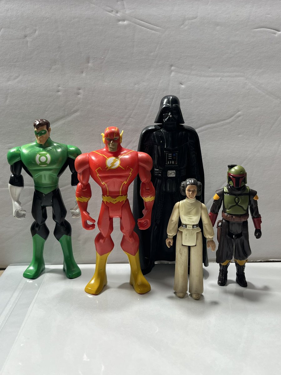 ToyCollector73's tweet photo. Picked these up from a Goodwill grab bag yesterday. Was surprised to see a 1977 Princess Leia figure in there. https://t.co/EfkIGj8dES