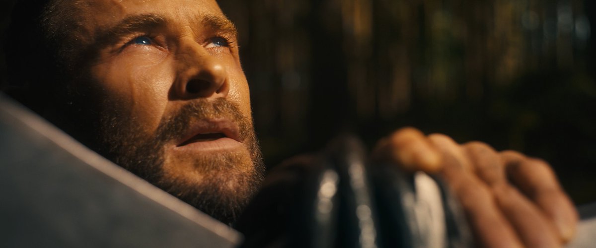 AvengersUpdated's tweet image. The Russo Brothers tease ‘AVENGERS: DOOMSDAY’

“What you’ve been watching for the last four weeks… are not teasers. Or trailers. They are stories. They are clues… Pay attention. #DoomsdayHasBegun”