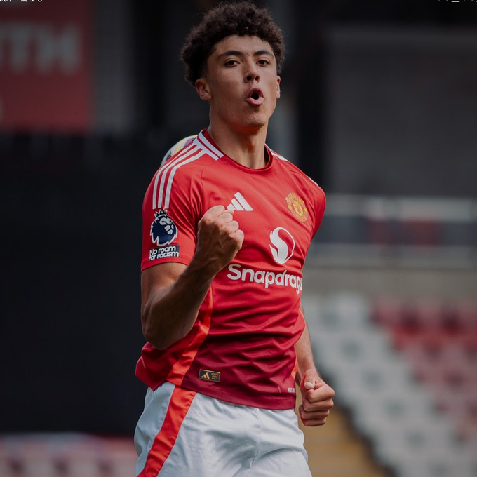 إيثان ويتلي في طريقه للانضمام إلى برادفورد سيتي على سبيل الإعارة حتى نهاية الموسم 