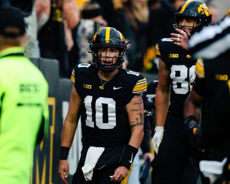 The Analyst tweet media