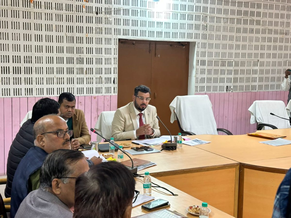 बेसिक शिक्षा विभाग की विस्तृत समीक्षा बैठक आयोजित की गई। बैठक में बेसिक शिक्षा अधिकारी एवं समस्त खंड शिक्षा अधिकारी द्वारा प्रतिभाग किया गया। <a href="/ChiefSecyUP/">S.P. Goyal, Chief Secretary, GoUP</a> <a href="/CMOfficeUP/">CM Office, GoUP</a> <a href="/InfoDeptUP/">Information and Public Relations Department, UP</a> <a href="/basicshiksha_up/">Department Of Basic Education Uttar Pradesh</a>