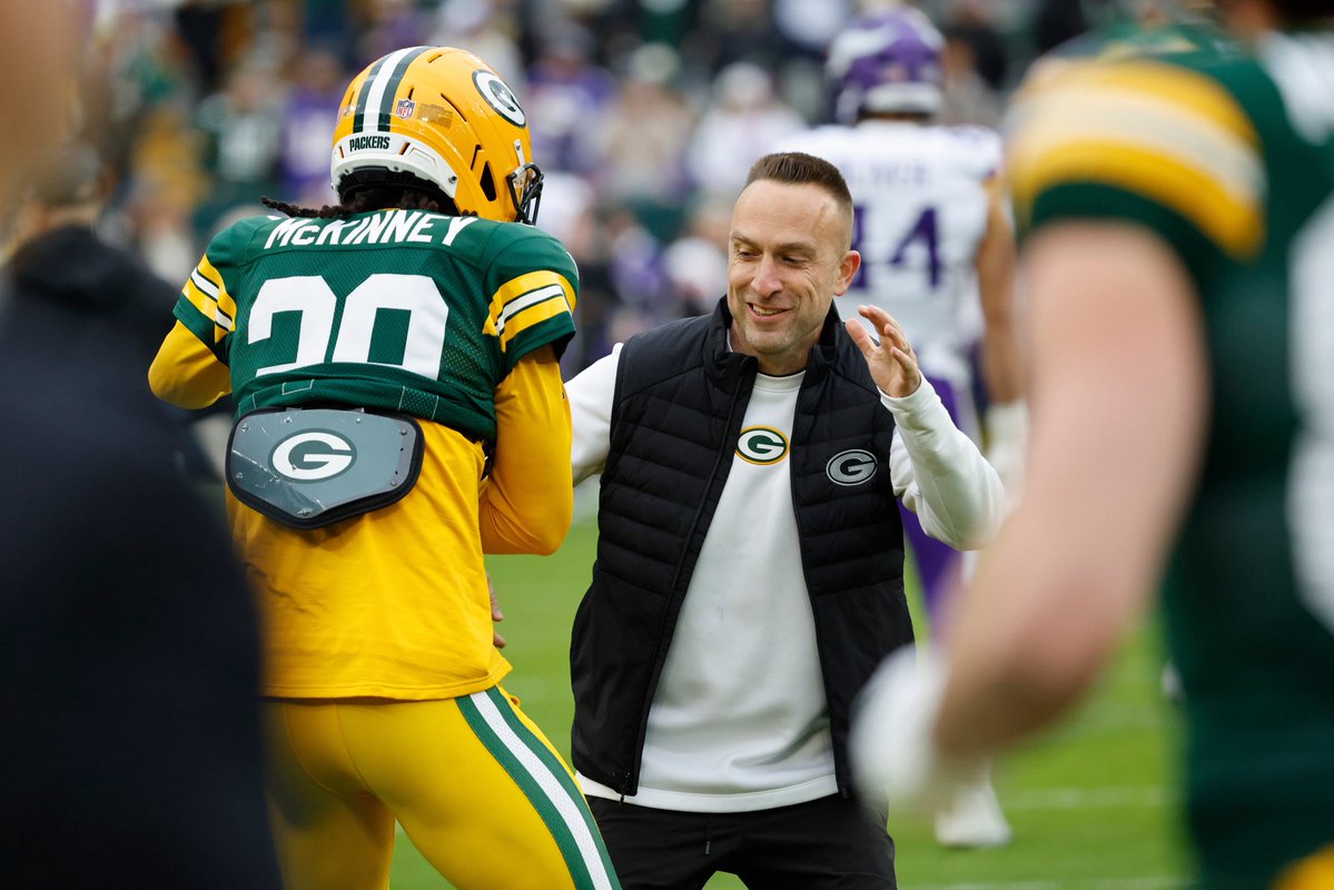 TomPelissero's tweet image. Packers DC Jeff Hafley interviews today for the Titans head coaching job — the start of a busy week for Hafley, who also will interview with the Falcons, Cardinals, Raiders and Dolphins.

“I fully anticipate him getting one of these,” Packers coach Matt LaFleur said Monday.