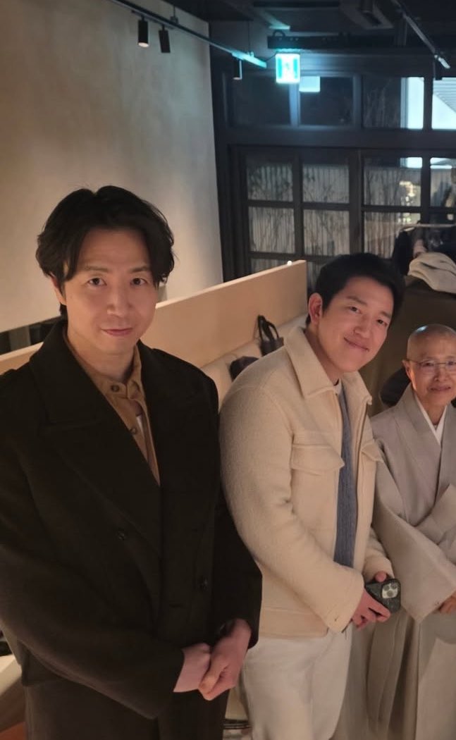 84sreal's tweet image. 셰푸의낮과밤
둘다고자극이네요