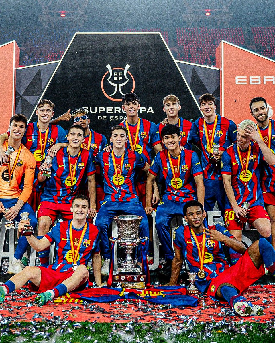 Barcelona dropped the coldest photo of 2026 😎🏆

There is a reason why people call La Masia one of the best academies in the world 😮‍💨
