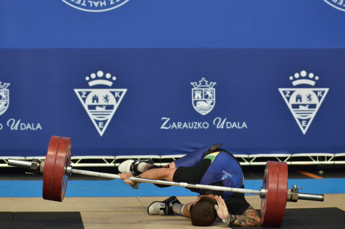 De vez en cuando se capta alguna foto impactante #weightlifter #halterofilia