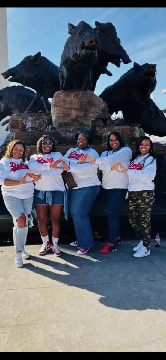 Happy Founders’ Day to the ladies of Delta Sigma Theta!!! Shoutout to the home team Lambda Theta “Nothing Greater” 🔺🐘🔺