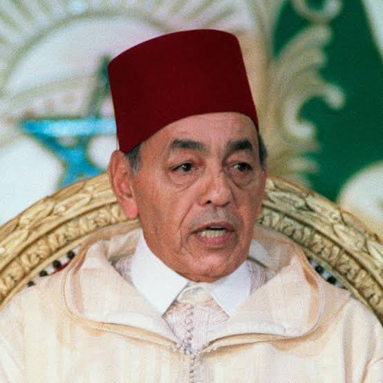 lalla_hama's tweet image. En 1976,Hassan II Allah yarhamou déclarait «Nous n’attendons pas du monde qu’il reconnaisse notre Sahara.Nous voulions plutôt que les gens sachent avec quels voisins Dieu nous a réunis».50ans plus tard, ça conserve tout son sens. Ne pas l’admettre c’est se mentir à soi-même